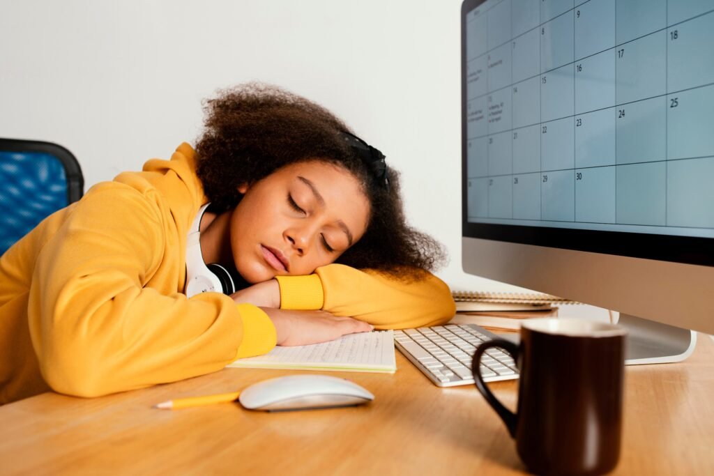 How to Stay Awake on Night Shift: The Science-Backed Guide to Beating Overnight Fatigue 3 How to Stay Awake on Night Shift