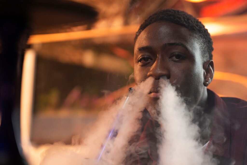 Night Shift and Smoking: Why Overnight Workers Smoke More and Why Quitting Is Harder 3 Smoking